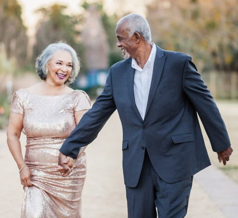 A wedding photographer captured her parents’ love in this incredible viral photo shoot.